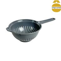 Escorredor de legumes com cabo