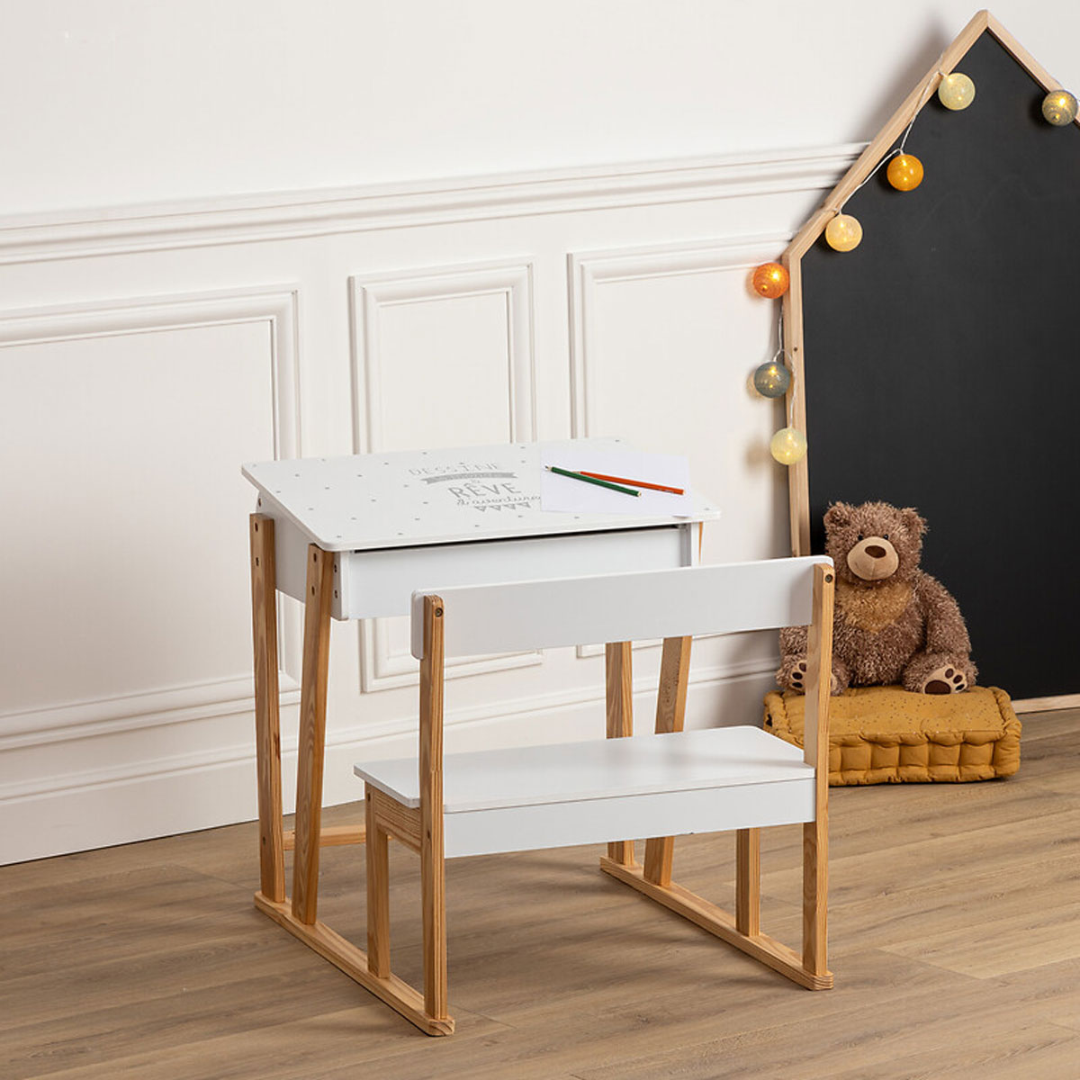 Escravaninha com cadeira