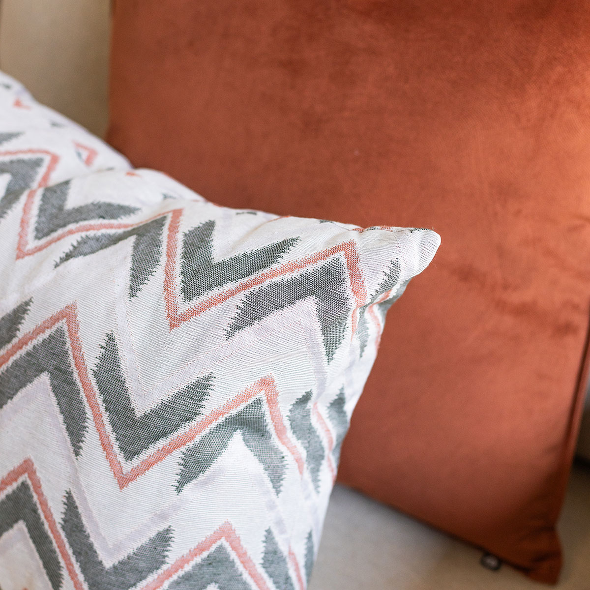 Almofada VIBES laranja e verde 45x60cm