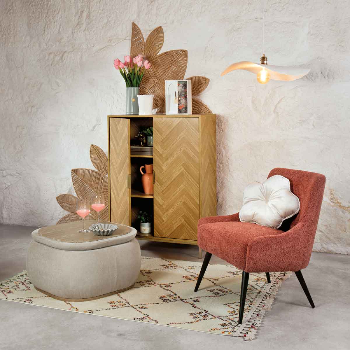 Poltrona ARIEL em tecido rosa