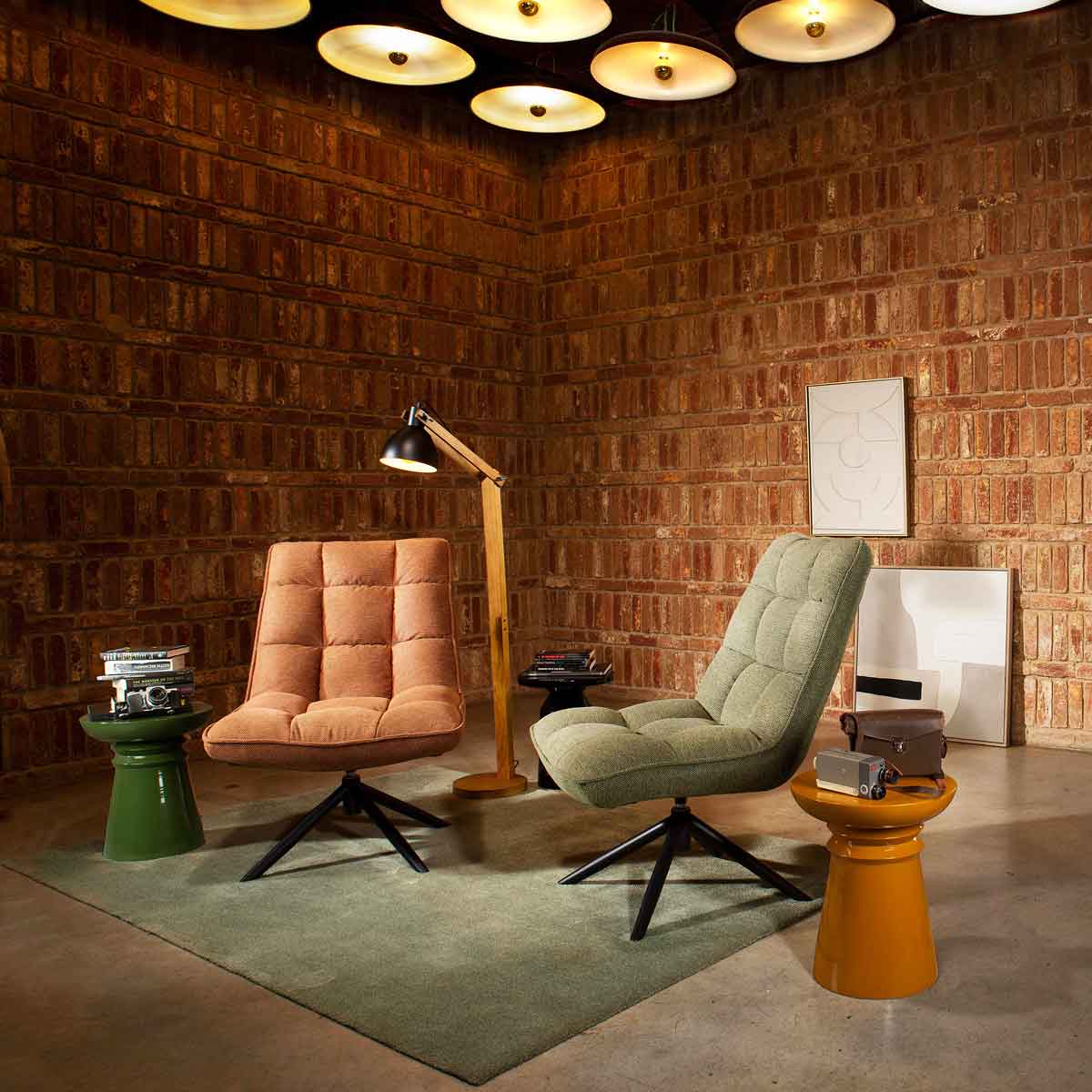 Poltrona MEL rotativa em tecido verde