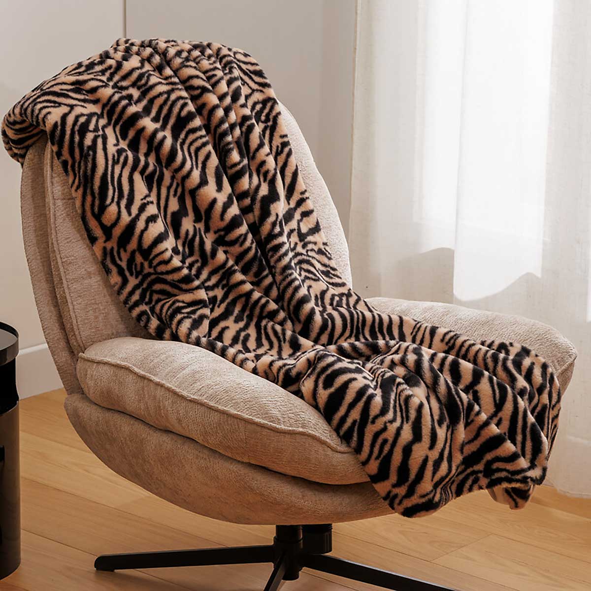 Manta LYNRA zebra em pelo 120x160cm