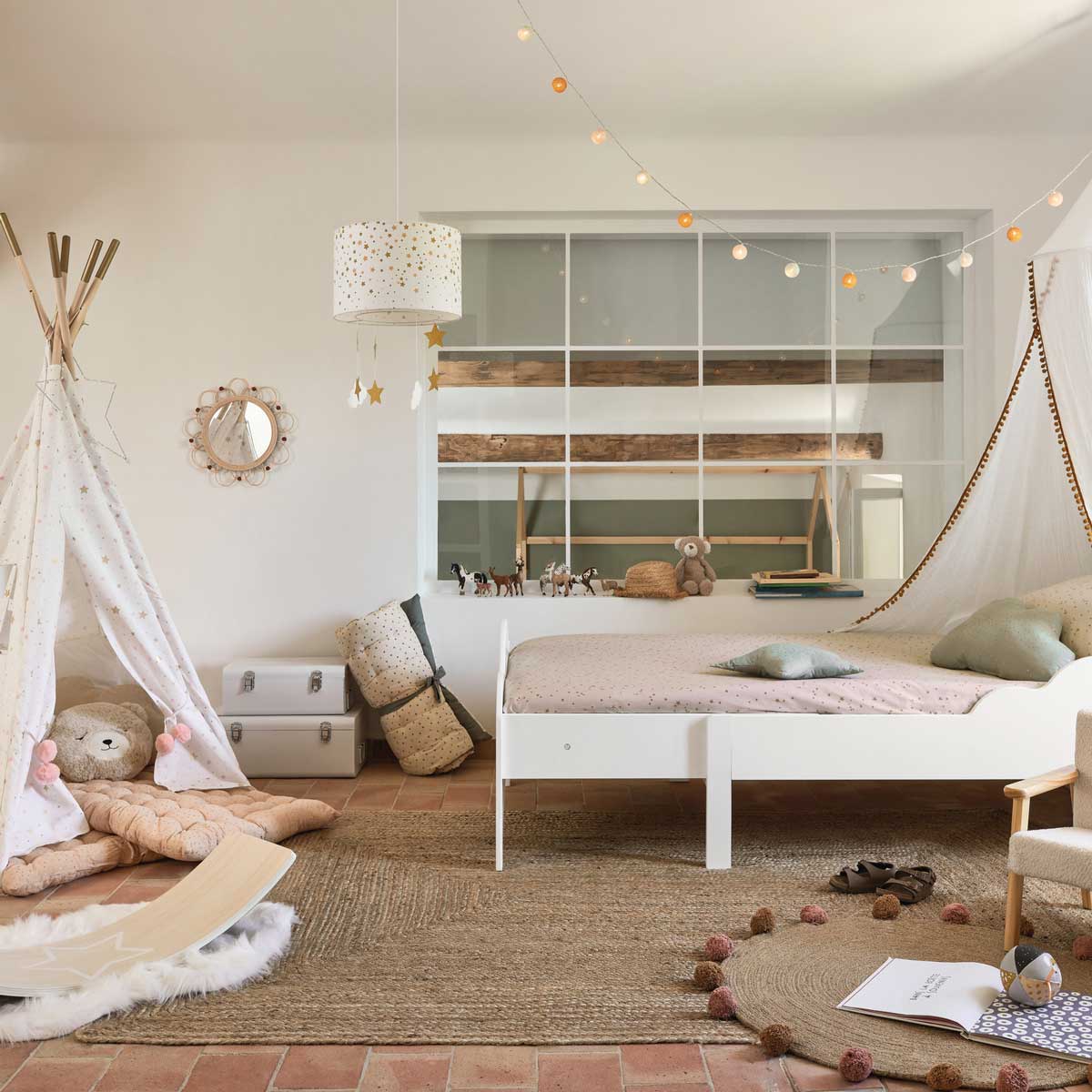 Espelho POMME bege em rattan com pompons 38cm