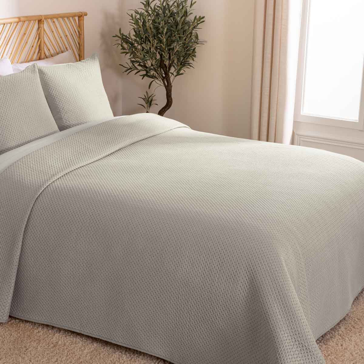 Colcha e 2 capas de almofada DOLCE bege 240x260cm