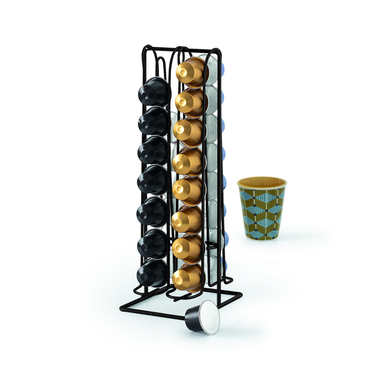 Suporte preto de metal para 32 c&aacute;psulas de caf&eacute;