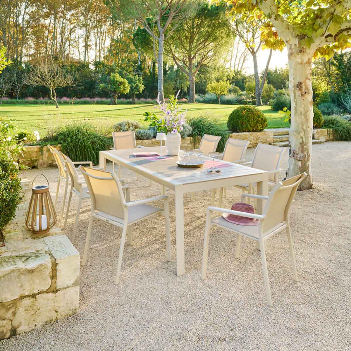 Mesa fixa EVASION bege em alum&iacute;nio